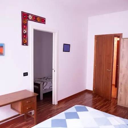 Peaceful Portello Apartman *